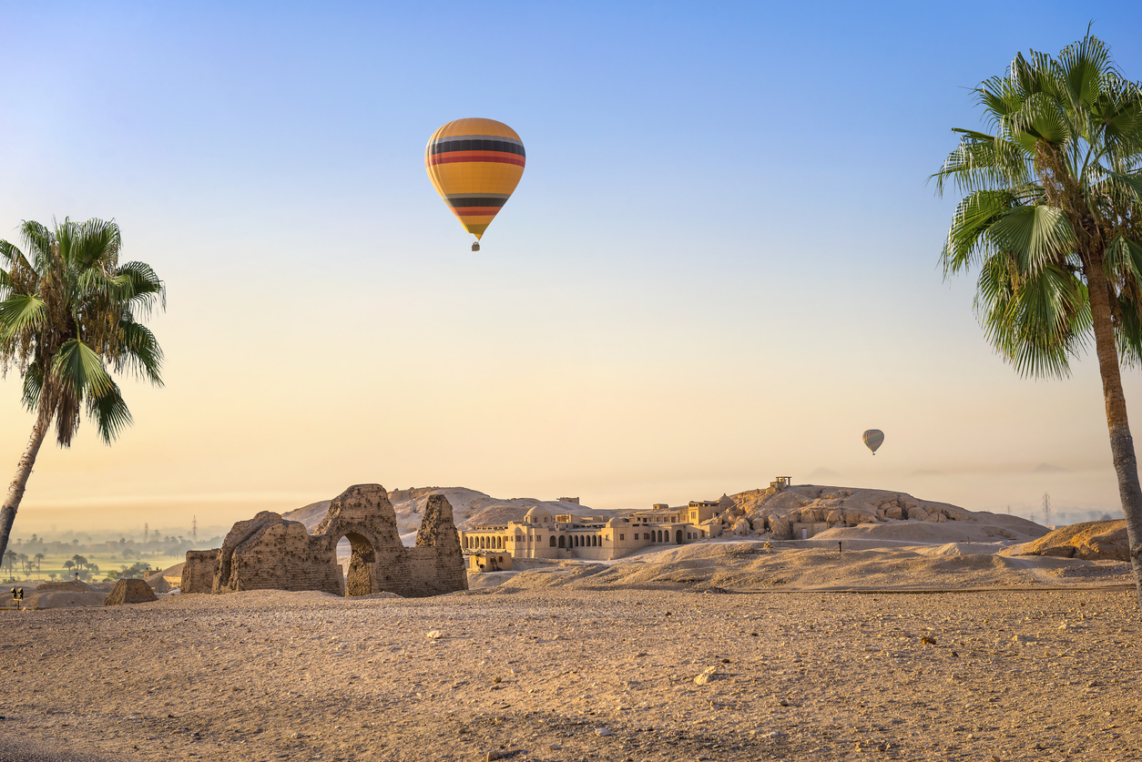 Hot air balloons over Hatshepsut